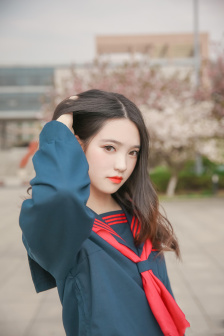 秘书穿开档情趣内衣上班
